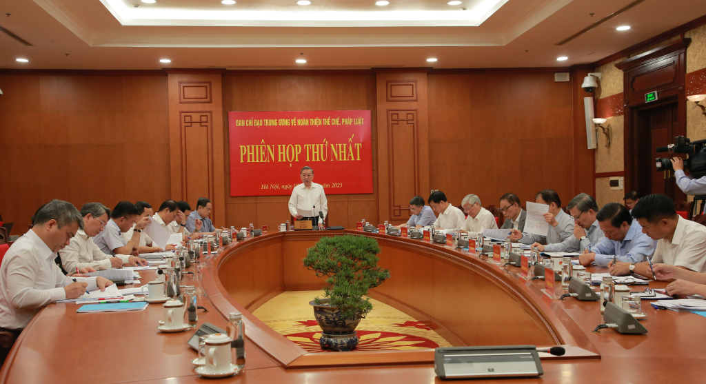 Phiên họp thứ nhất Ban Chỉ đạo Trung ương về hoàn thiện thể chế, pháp luật sáng 5/6.