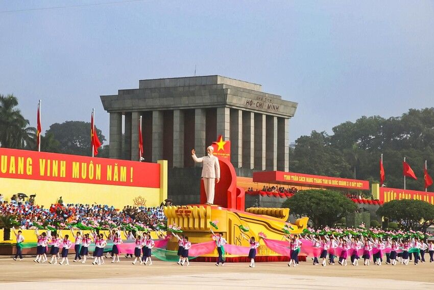 Đẩy mạnh học tập, thực hành tư tưởng, đạo đức, phương pháp, phong cách Hồ Chí Minh trong giai đoạn phát triển mới