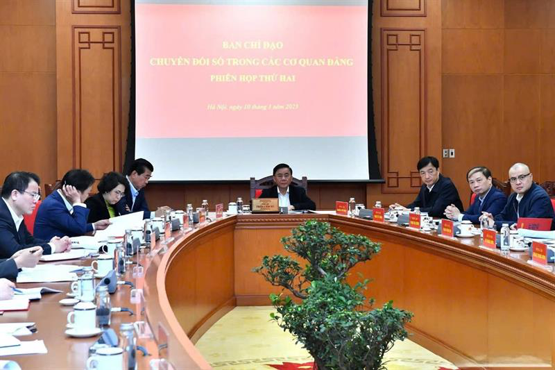 Thường trực Ban Bí thư Trần Cẩm Tú chủ trì phiên họp thứ hai của Ban Chỉ đạo chuyển đổi số trong các cơ quan Đảng.