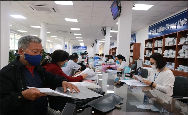 Nghị định quy định về chế độ, chính sách đối với các trường hợp không tái cử, tái bổ nhiệm giữ các chức vụ, chức danh theo nhiệm kỳ cấp ủy, chính quyền, Mặt trận Tổ quốc Việt Nam và các tổ chức chính trị - xã hội; cán bộ thôi việc, nghỉ hưu theo nguyện vọng. (Ảnh: Nhật Quang).