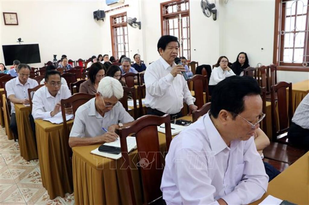 Các đại biểu tỉnh Hải Dương góp ý kiến xây dựng Dự thảo Báo cáo chính trị trình Đại hội Đại biểu toàn quốc lần thứ XIV của Đảng và Dự thảo Báo cáo chính trị của BCH Đảng bộ tỉnh Hải Dương khóa XVII, nhiệm kỳ 2020 - 2025. (Ảnh minh họa: Mạnh Tú/TTXVN).