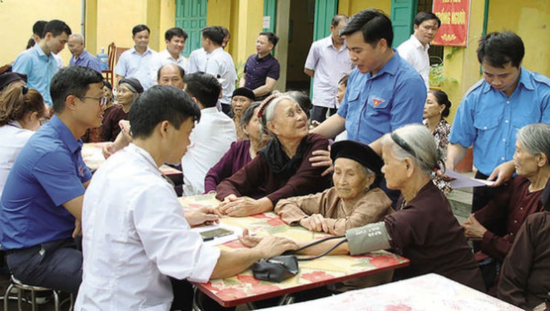 Ban Bí thư yêu cầu thực hiện tốt công tác bảo vệ, chăm sóc và phát huy vai trò người cao tuổi; chăm sóc, giúp đỡ người cao tuổi có hoàn cảnh khó khăn.